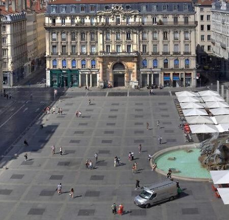 Beautiful 3Br Apt In Lyon Center Экстерьер фото